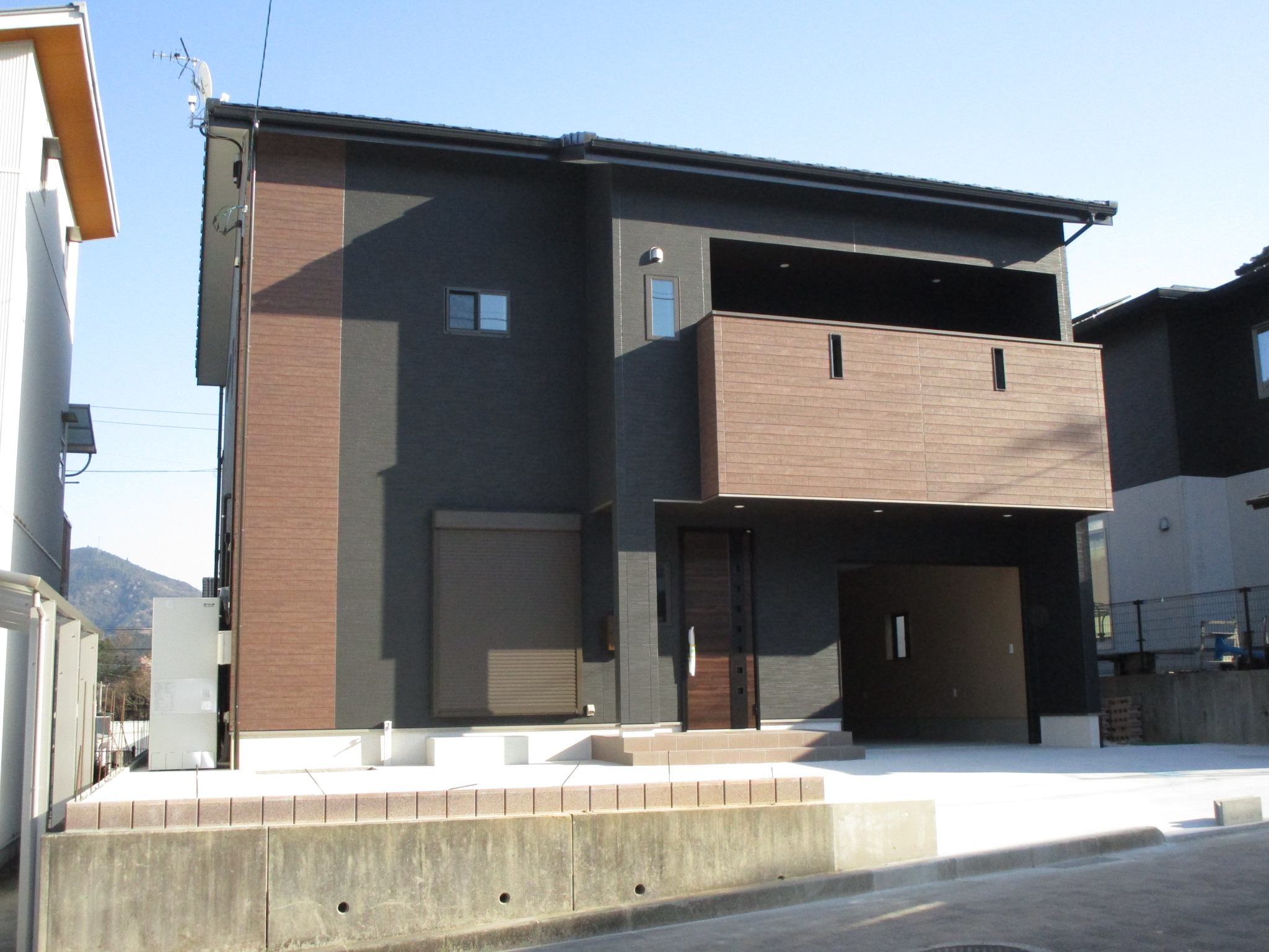 宇和島市青葉台：敷地面積約55坪本太陽光発電付きエコ住宅